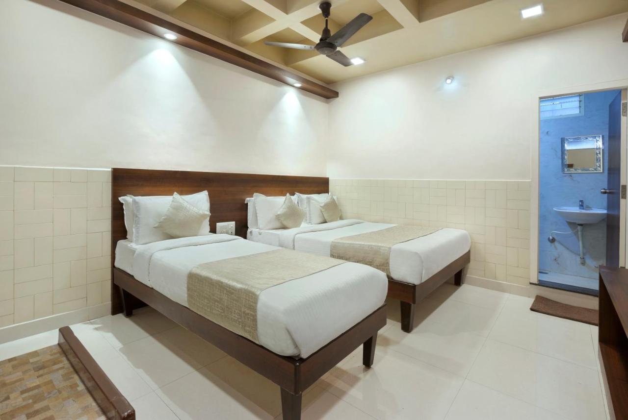 Mannars Deluxe Lodge Mysore Exterior foto