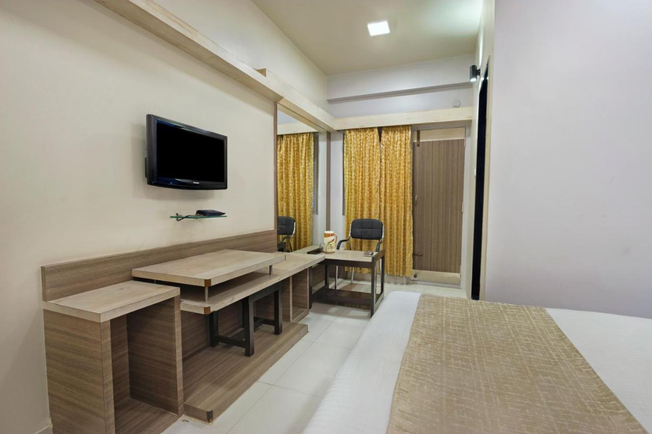 Mannars Deluxe Lodge Mysore Exterior foto