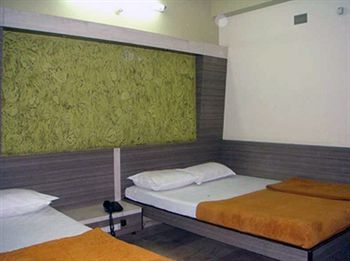 Mannars Deluxe Lodge Mysore Exterior foto